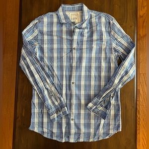 Men’s Calvin Klein L/S Button Up. Size M